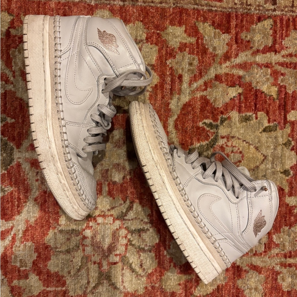 Women’s Air Jordan 1 Retro High Premium “Desert Sand” – Size 5.5